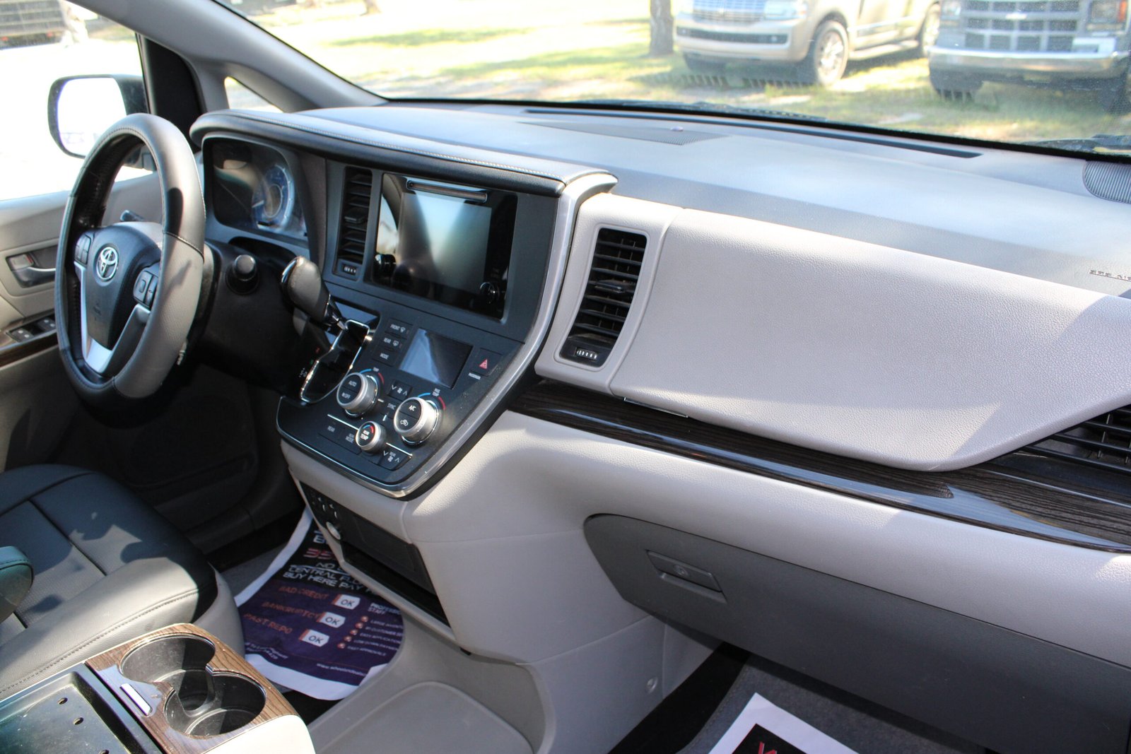 2016 Toyota Sienna XLE - Photo 5