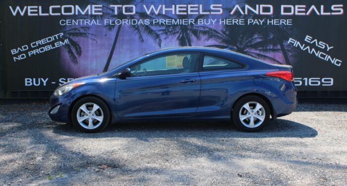 2013 Hyundai Elantra GS Coupe - Photo 8