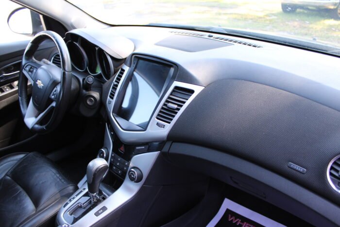2015 Chevrolet Cruze 2LT - Photo 12