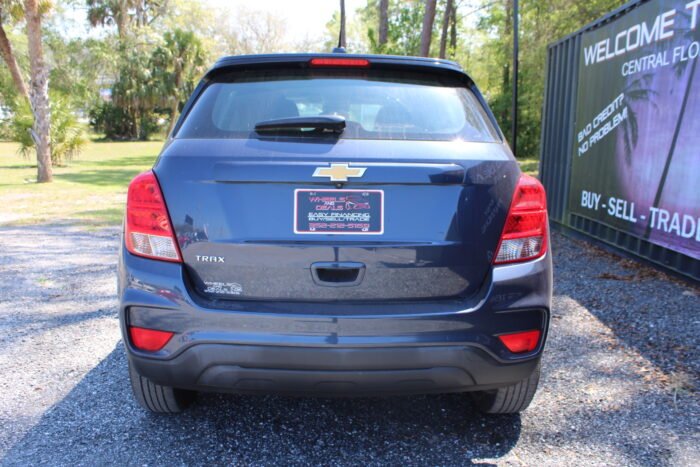 2019 Chevrolet Trax LS - Photo 11