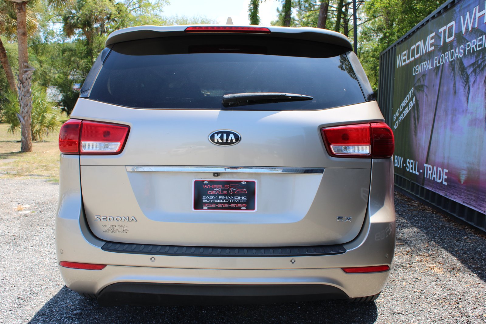 2015 Kia Sedona EX - Photo 4