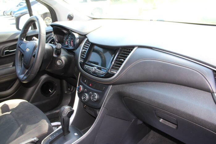 2018 Chevrolet Trax LS - Photo 12